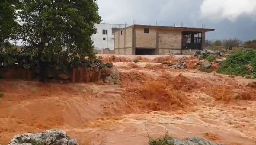 Bingöl, Diyarbakır, Elazığ ve Şanlıurfa'da şiddetli yağış! Cadde ve sokaklar suyla doldu 1