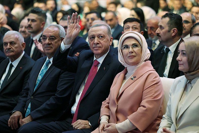 Cumhurbaşkanı Erdoğan'ın açıkladığı tarihi vaatler dünya basınında! "Kılıçdaroğlu'na karşı üstünlüğü var" 4