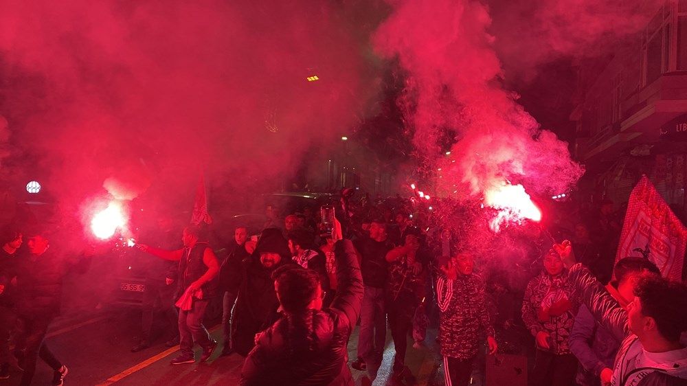 Şampiyonluk geldi, Samsunspor taraftarı sokaklara döküldü! 2