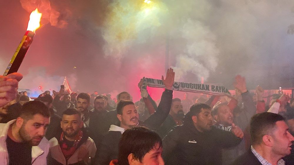 Şampiyonluk geldi, Samsunspor taraftarı sokaklara döküldü! 3