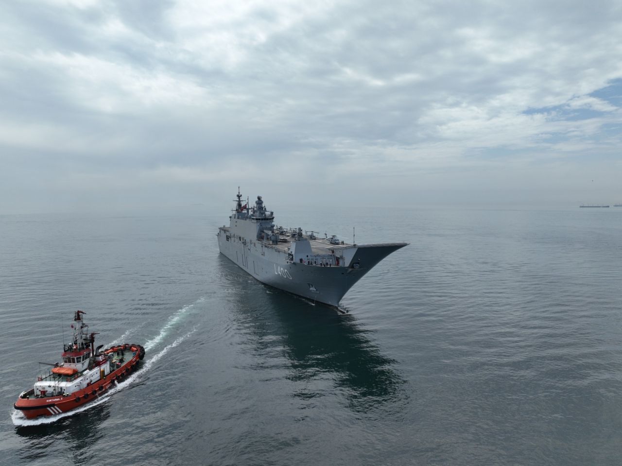 TCG Anadolu Sarayburnu'na yanaştı! Halka açılıyor... 2
