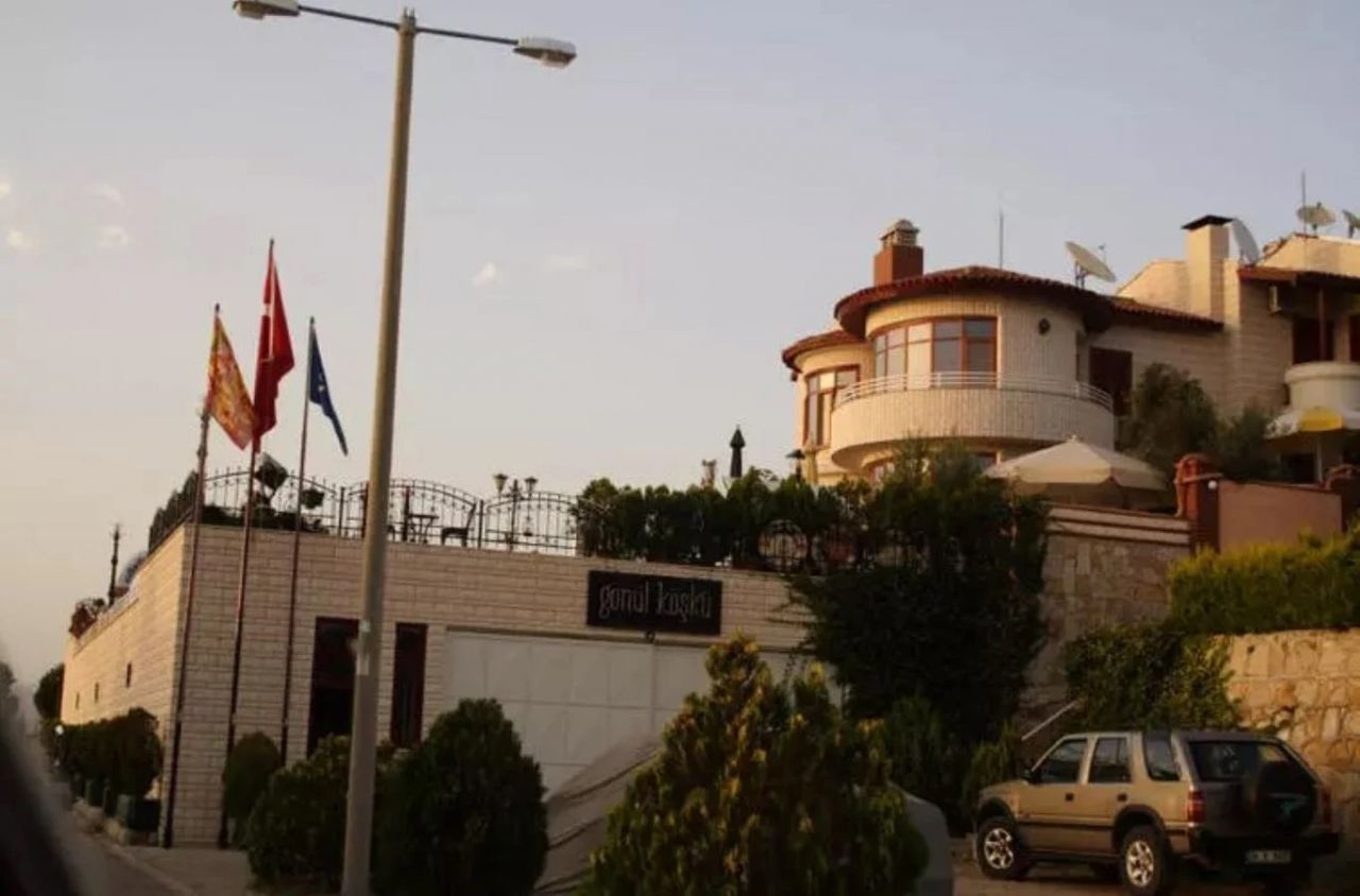 Kayahan'ın kızı Beste Açar, babasının 'Gönül Köşkü'nü satılığa çıkardı 2