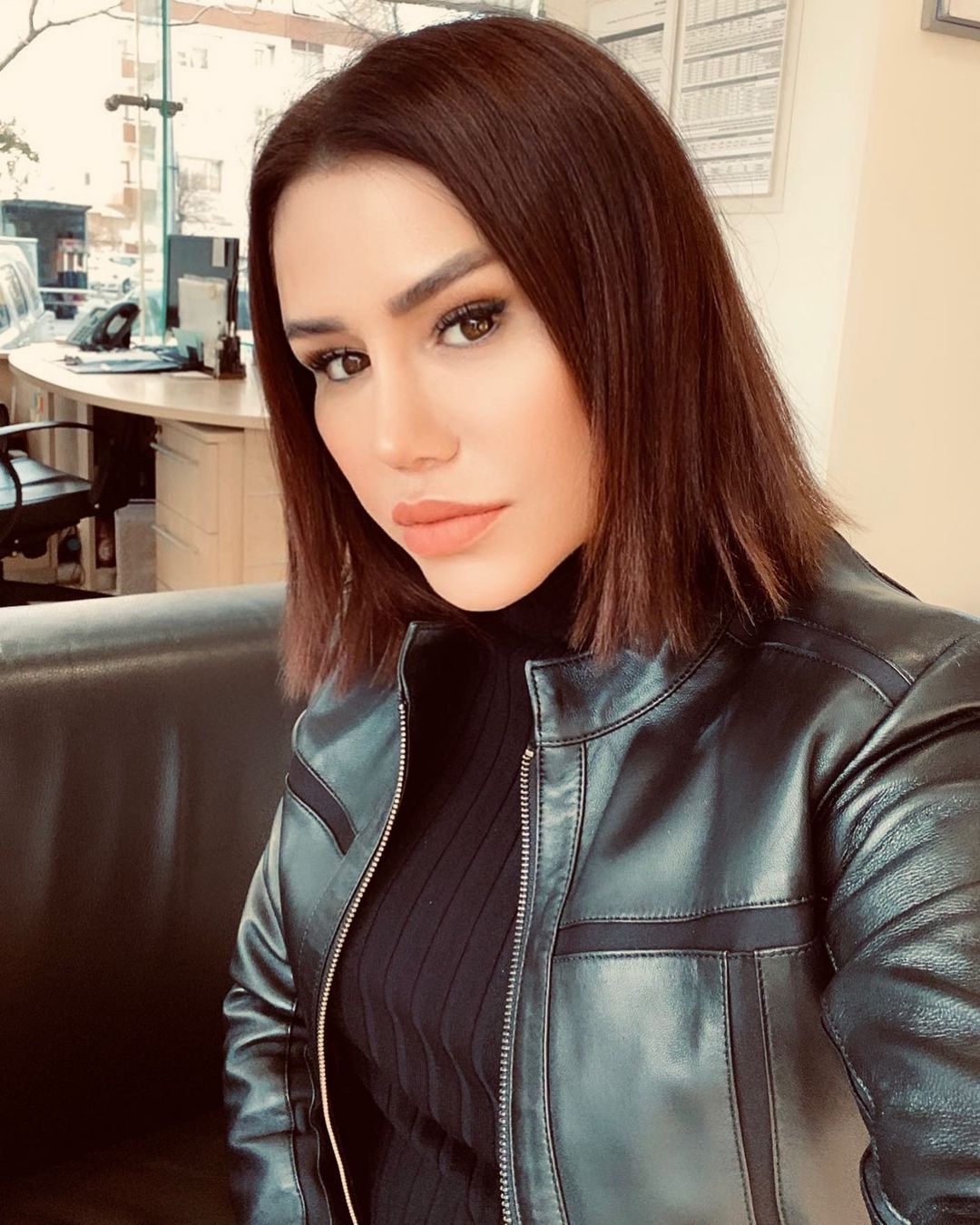 Estetiği bu kez fazla abarttı, görenler şaşkına döndü! İşte şarkıcı Ceylan'ın son hali 2
