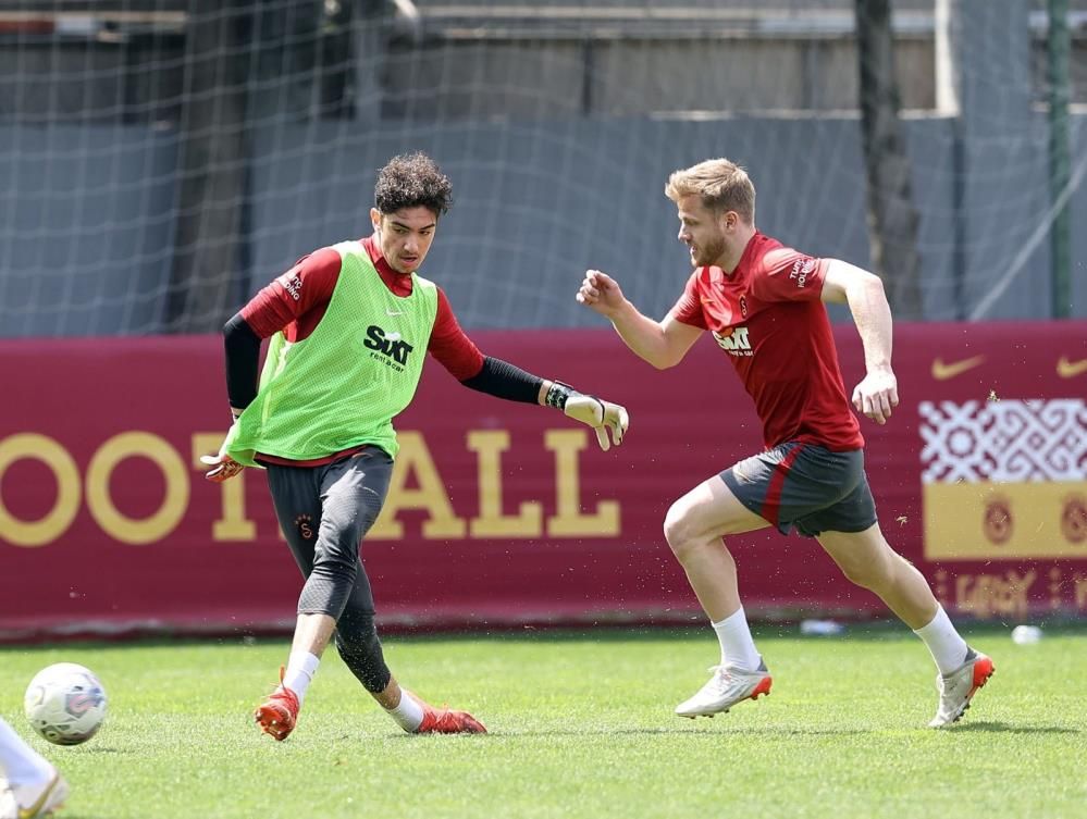 Galatasaray'dan bomba transfer! Yeni Arda Güler... 10