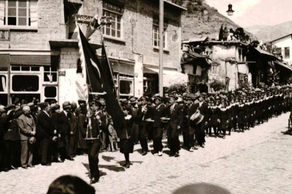 TBMM arşivinden ilk 23 Nisan kutlamaları 1