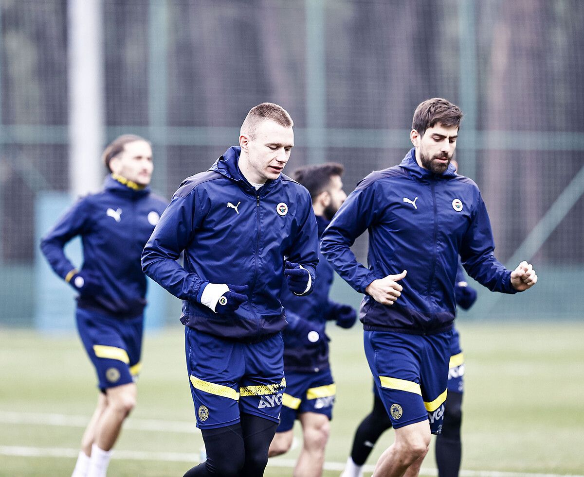Fenerbahçe'de sürpriz gelişme! Geri dönüyor 20