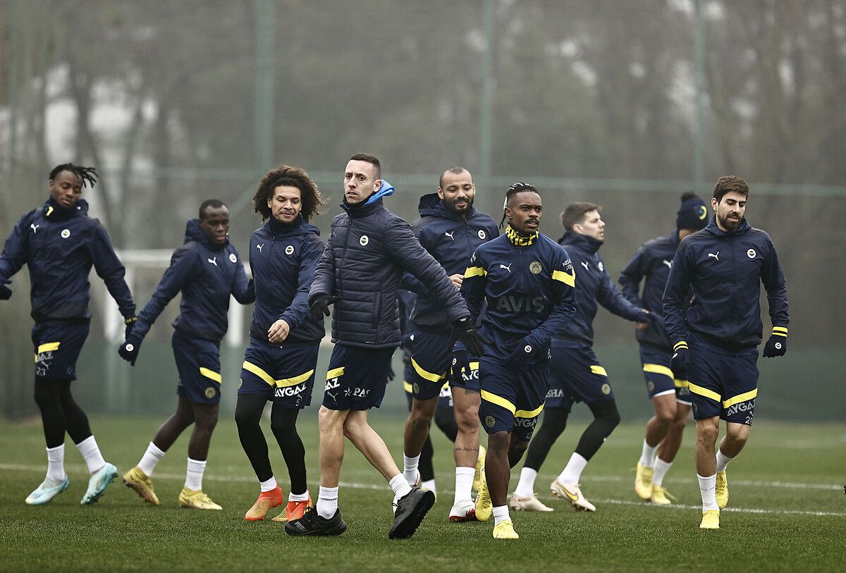 Fenerbahçe'de sürpriz gelişme! Geri dönüyor 21