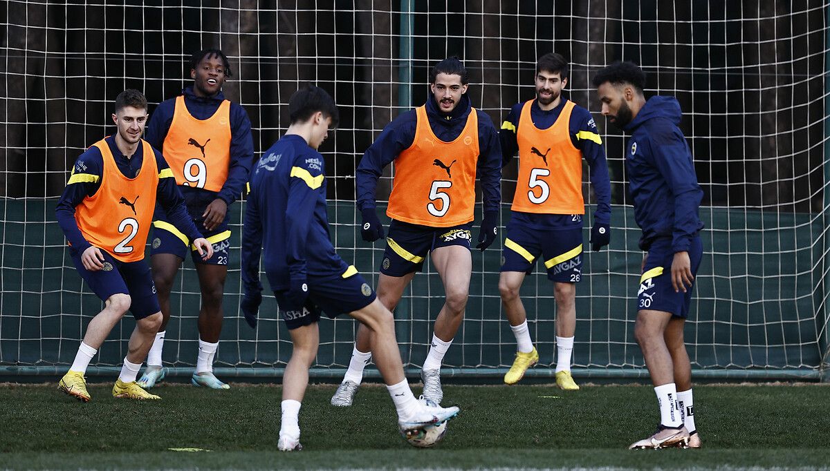 Fenerbahçe'de sürpriz gelişme! Geri dönüyor 23