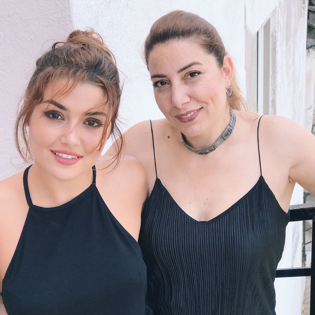 Hande Erçel'in acı günü! Dedesinin vefatıyla kahroldu 1