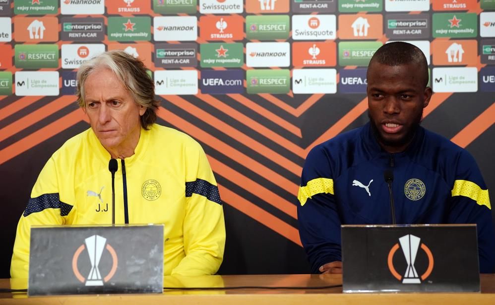 Fenerbahçe'ye Barcelona'dan dev transfer 12