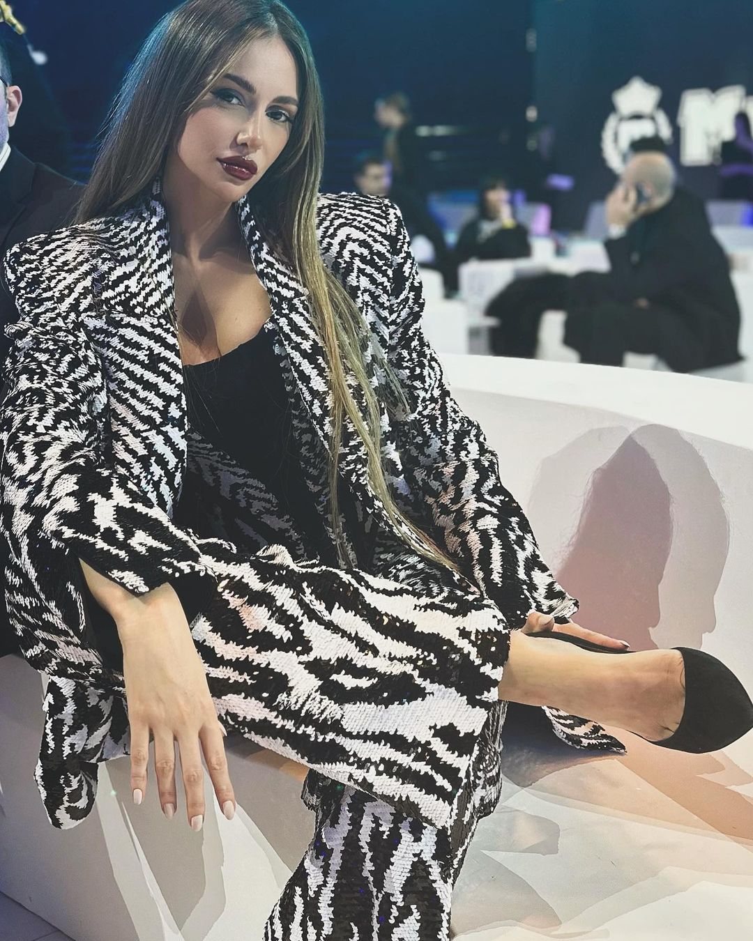 Mustafa Sandal’ın eski eşi Emina Jahovic kendisinden 14 yaş büyük iş insanına gönlünü kaptırdı! 4