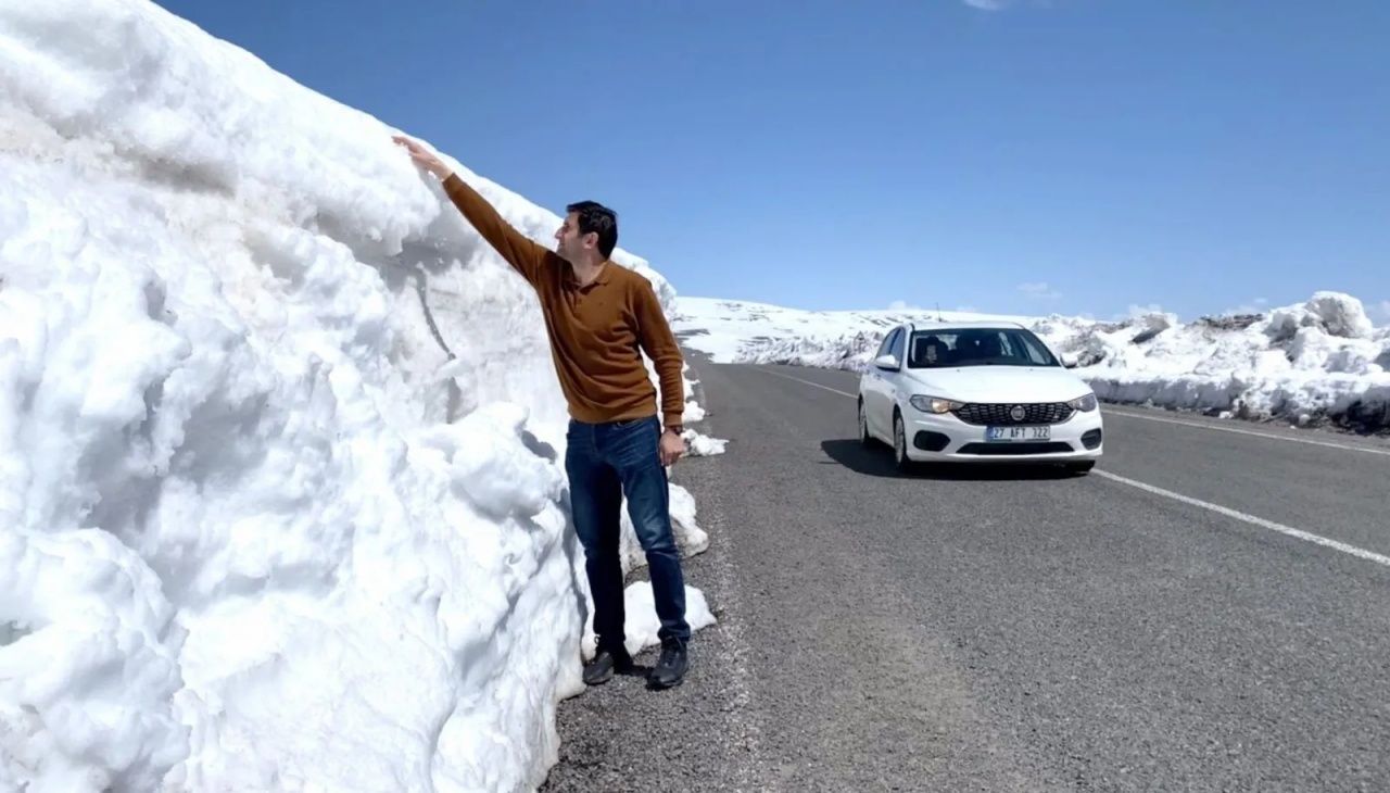 O ilimizde kar erimedi! Evler, yollar kar altında kaldı 6