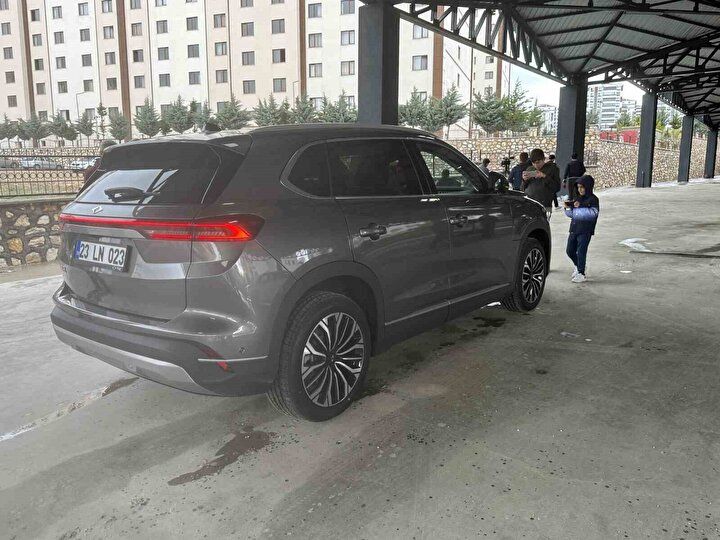Togg'da ilk teslimat heyecanı! Yerli otomobil Elazığ'da ilk sahibine teslim edildi 3
