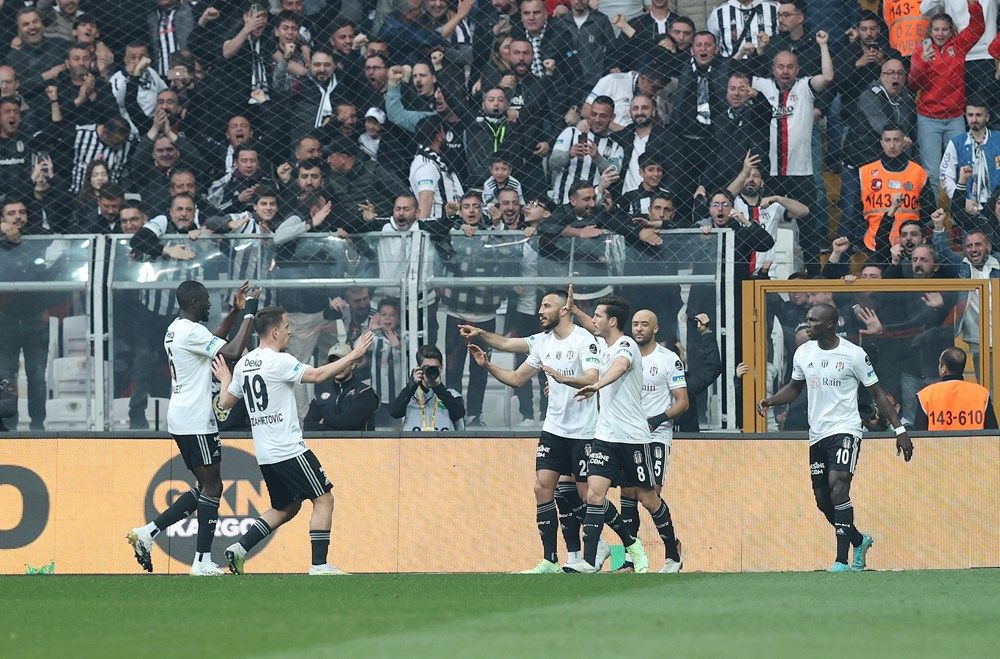 Romain Saiss ve Amir Hadziahmetovic'ten bir ilk! Kartal'ı derbide kanatlandırdılar... 6