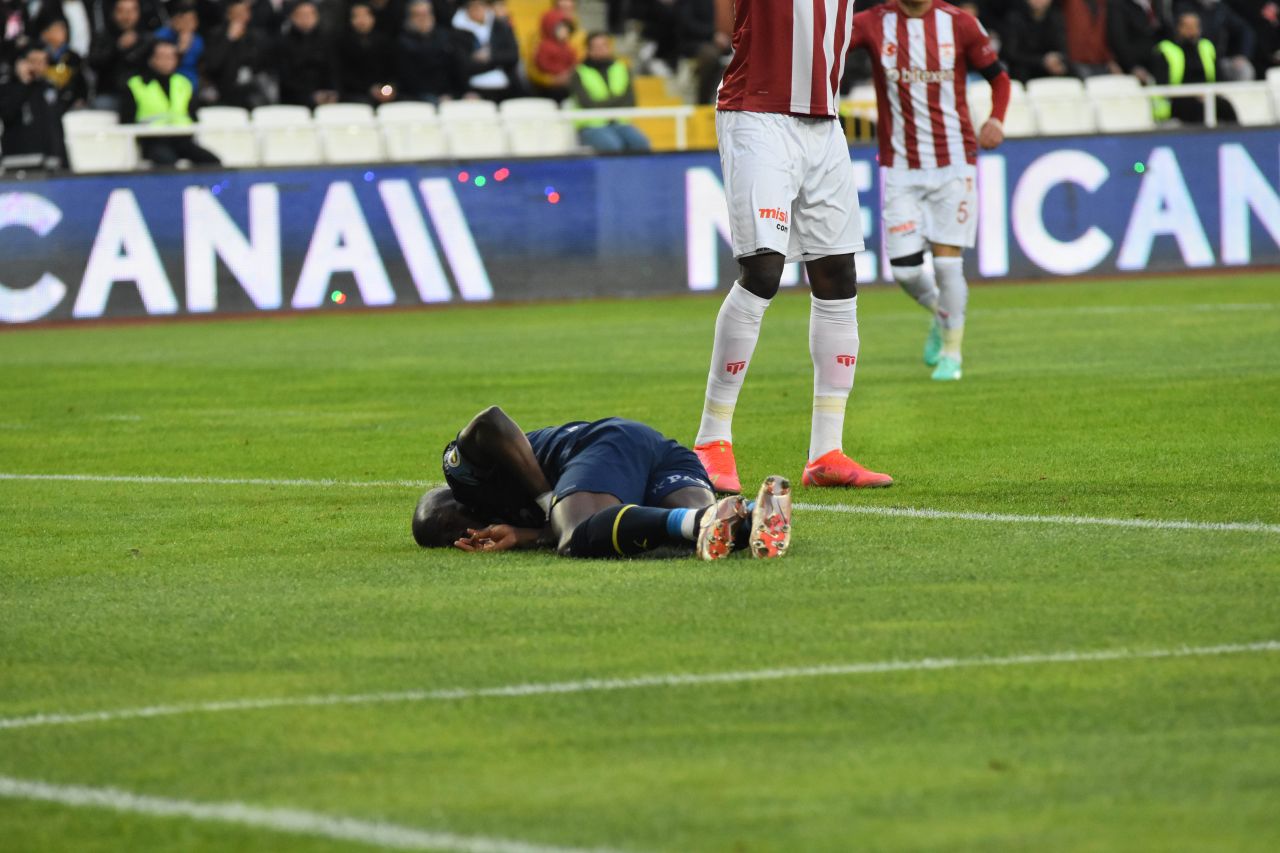 Fenerbahçe'de Enner Valencia'nın dönüş maçı belli oldu 15