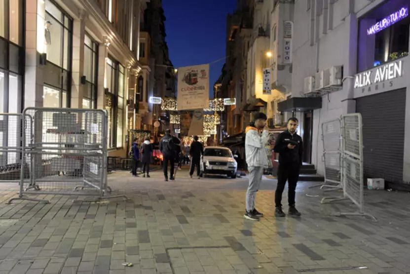 Taksim Meydanı yaya ve araç trafiğine açıldı! 2