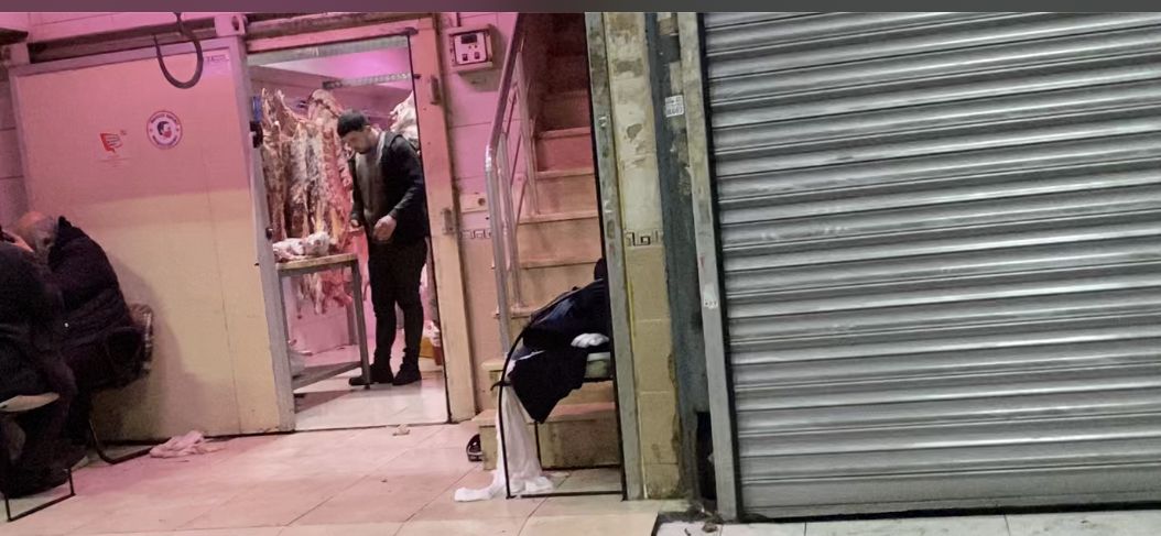 İstanbul'daki et halinden gelen görüntüler mide bulandırdı! Hijyen kurallarından eser yok: Bakteriyel enfeksiyon riski 8
