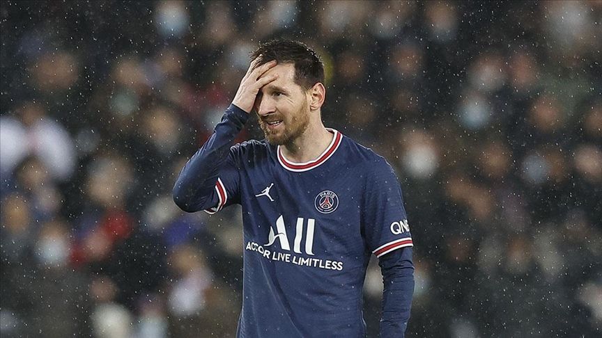 PSG'de Messi krizi: Kadro dışı bırakıldı! Yıldız futbolcuya Barcelona yolu gözüktü 2