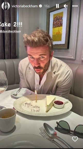Victoria Beckham'dan ilginç kutlama! Eşi David Beckham'ın beyaz iç çamaşırlı halini paylaştı 9