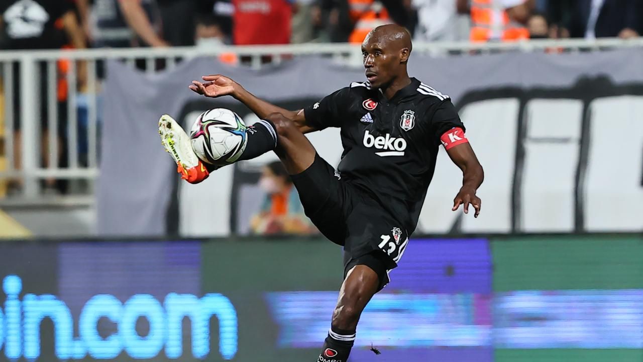 Sportif direktör Ceyhun Kazancı açıkladı: Beşiktaş'ta kalacaklar ve gidecekler belli oldu! Transfer yapılacak bölgeleri de duyurdu 8