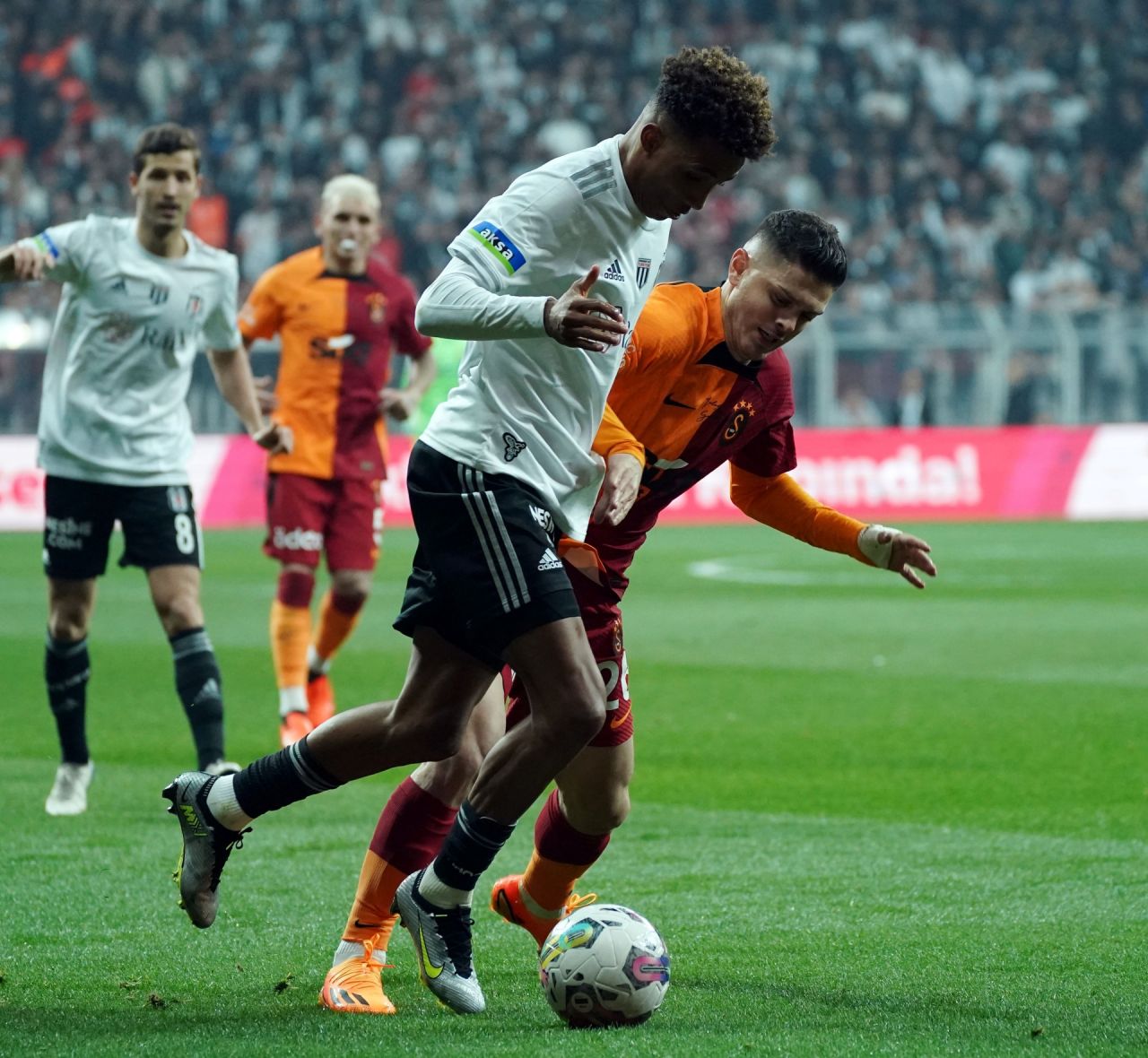 Sportif direktör Ceyhun Kazancı açıkladı: Beşiktaş'ta kalacaklar ve gidecekler belli oldu! Transfer yapılacak bölgeleri de duyurdu 2