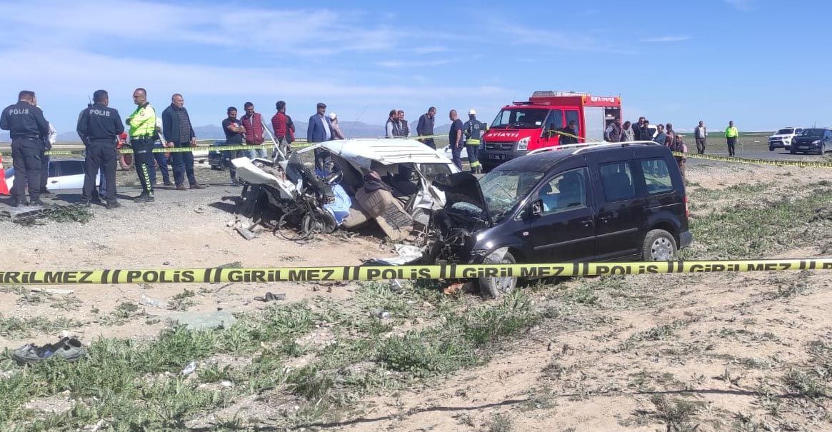 Konya'da feci kaza: 5 ölü, 2 yaralı 3