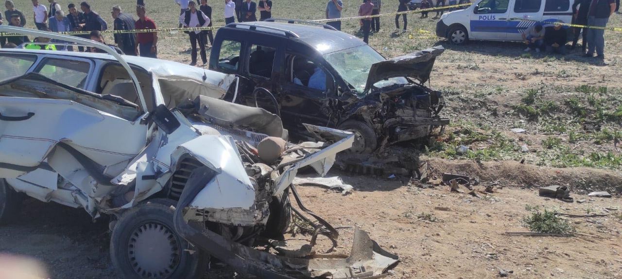 Konya'da feci kaza: 5 ölü, 2 yaralı 1