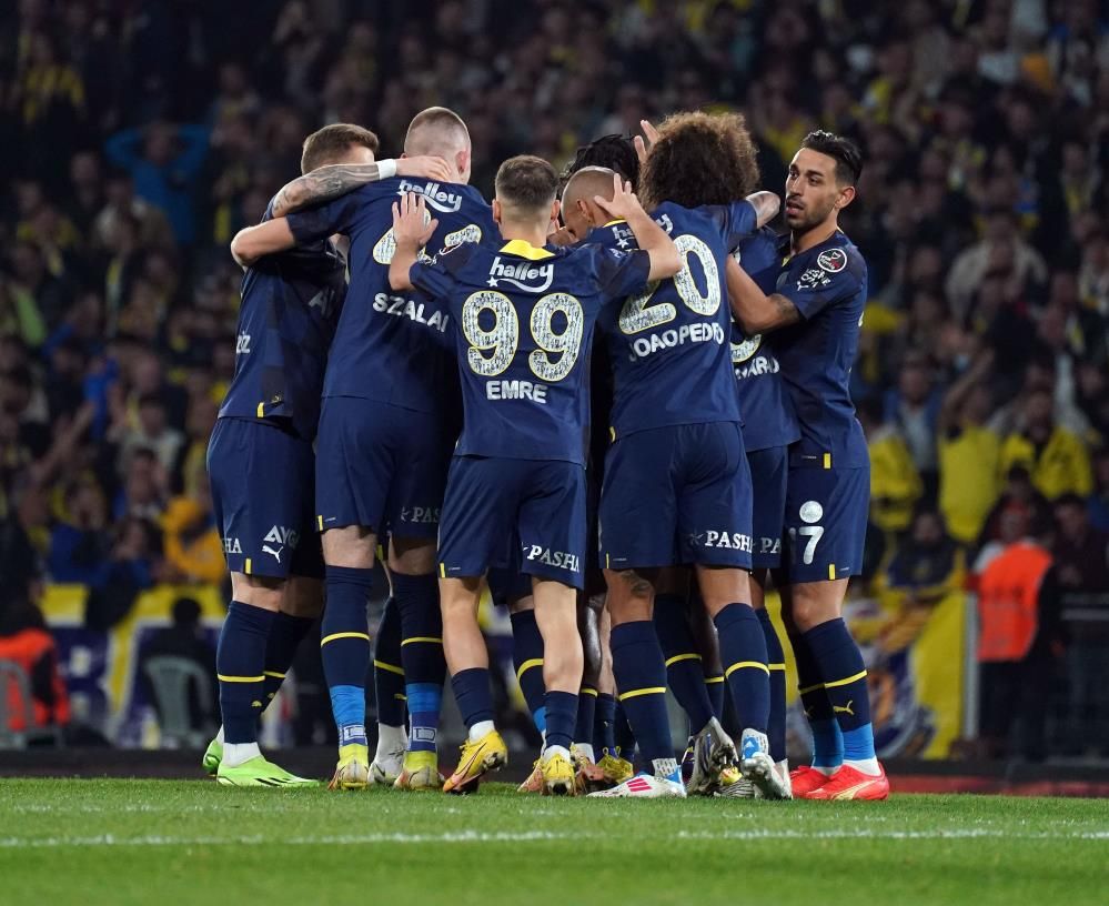 Fenerbahçe'de flaş ayrılık! Kafaları karıştıran haber 10