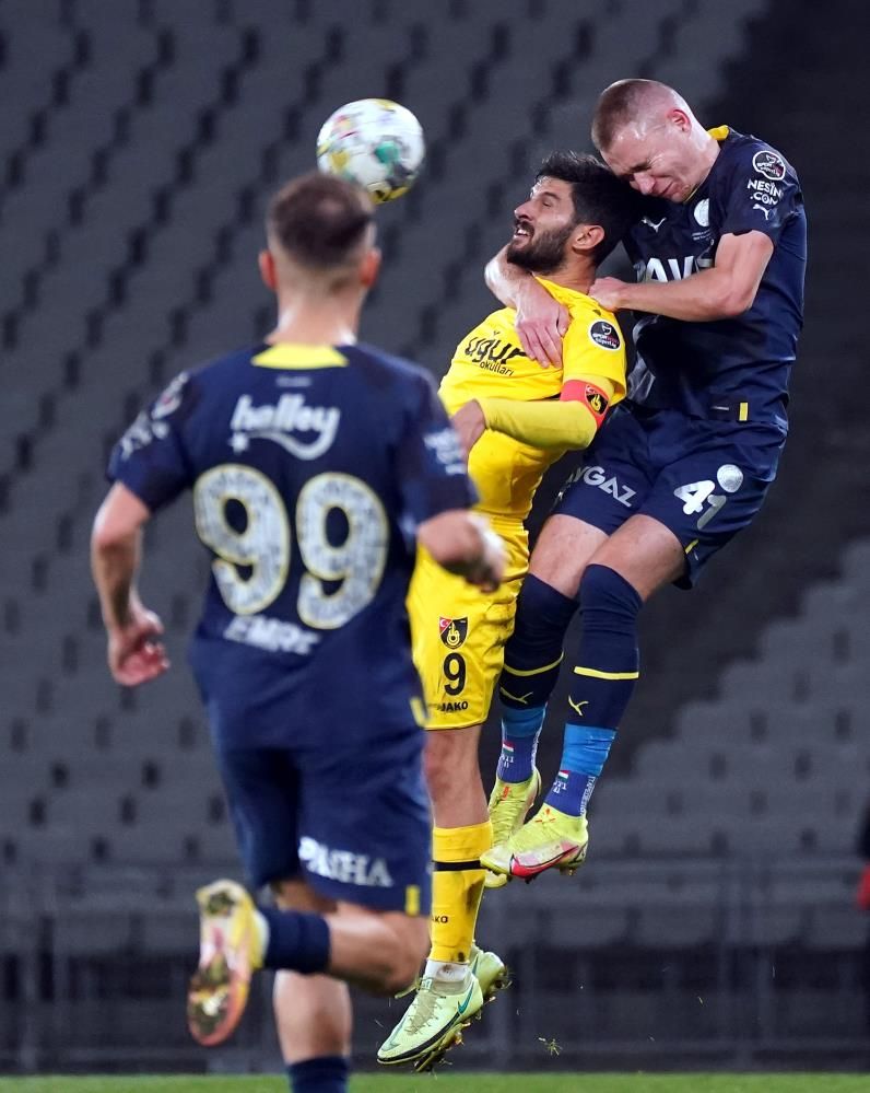 Fenerbahçe'de flaş ayrılık! Kafaları karıştıran haber 14