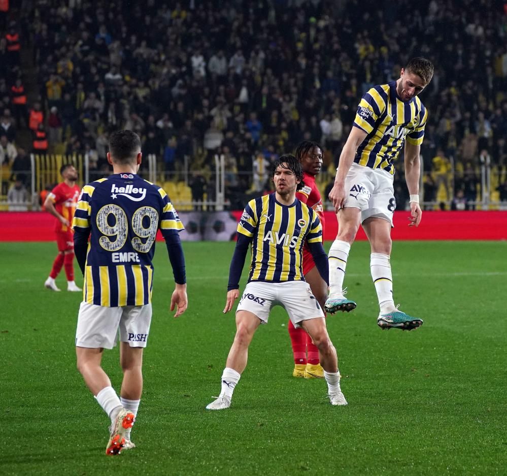 Fenerbahçe'de flaş ayrılık! Kafaları karıştıran haber 4