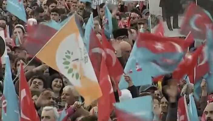 HDP, gizli ortağını yalnız bırakmadı! Maltepe mitinginde HDP bayrakları sallandı 4