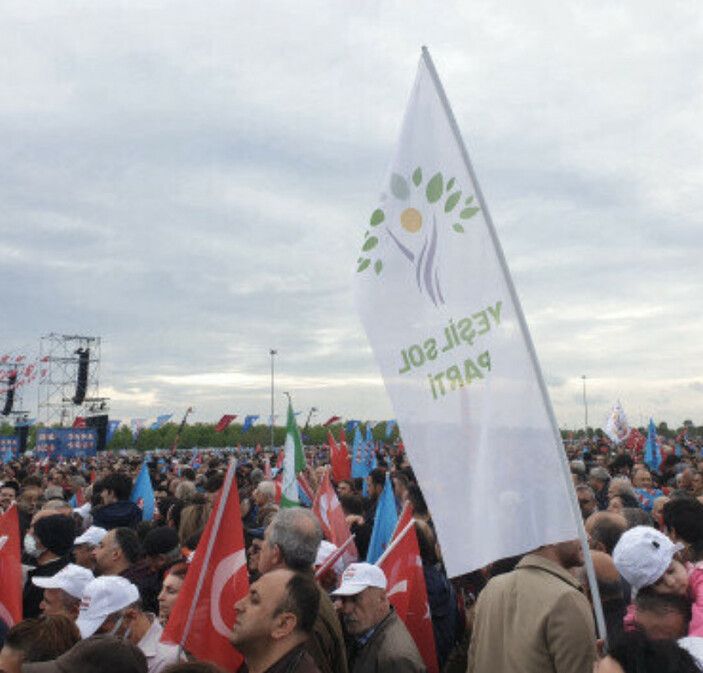 HDP, gizli ortağını yalnız bırakmadı! Maltepe mitinginde HDP bayrakları sallandı 3