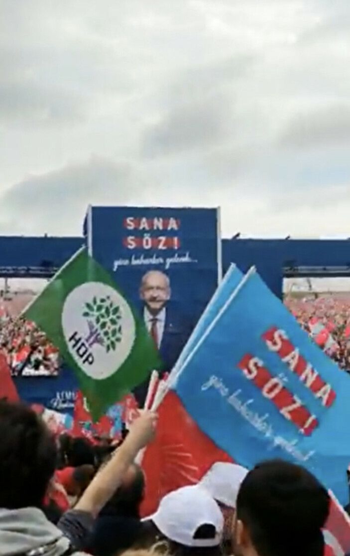 HDP, gizli ortağını yalnız bırakmadı! Maltepe mitinginde HDP bayrakları sallandı 2