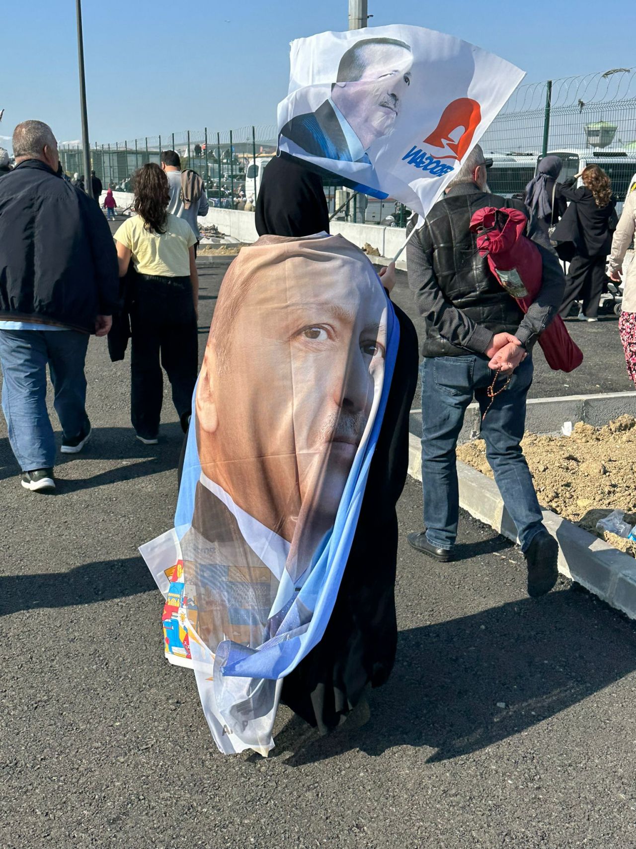 Dev mitingden ilginç kareler! 87 yaşındaki Medine Nine mitinge geldi! 4