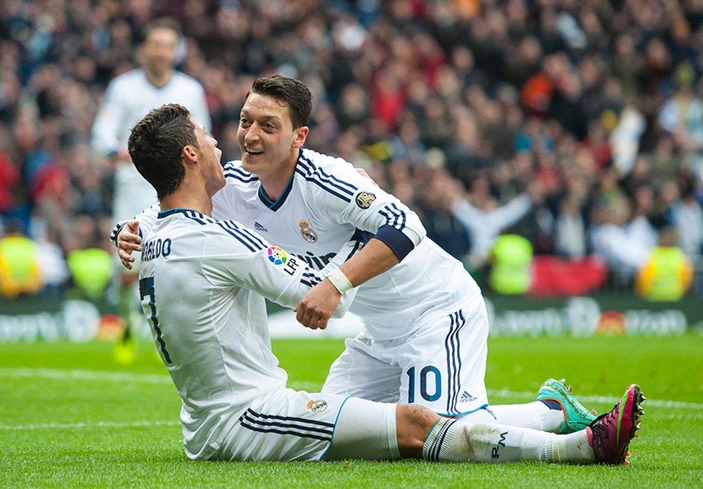 Mesut Özil, rüya kadrosuna iki Türk futbolcu ekledi! İşte yıldızlar karması... 9