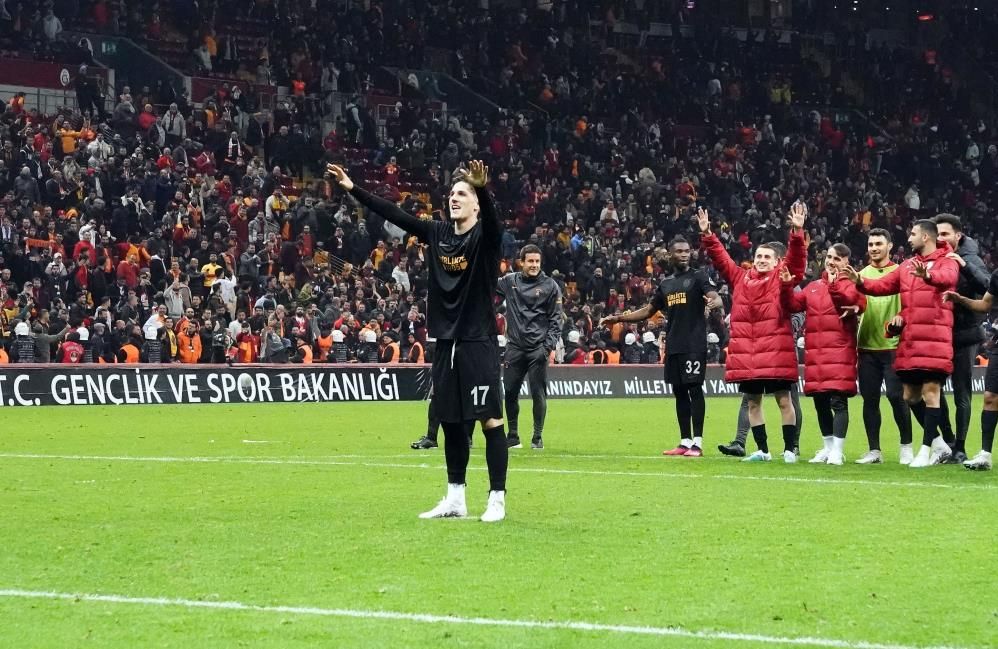 Galatasaray'da şok ayrılık! Geri dönüyor... 2