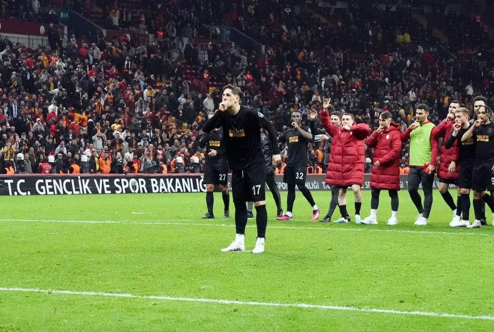 Galatasaray'da şok ayrılık! Geri dönüyor... 3