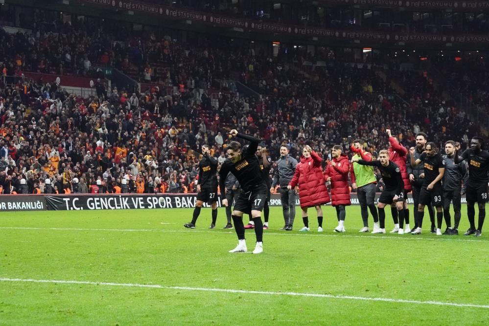 Galatasaray'da şok ayrılık! Geri dönüyor... 4