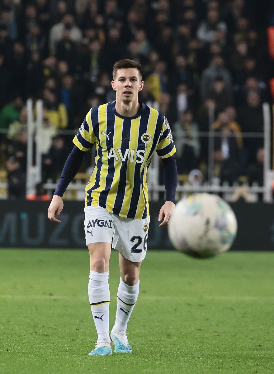 Beşiktaş Fenerbahçeli yıldızı istiyor 17