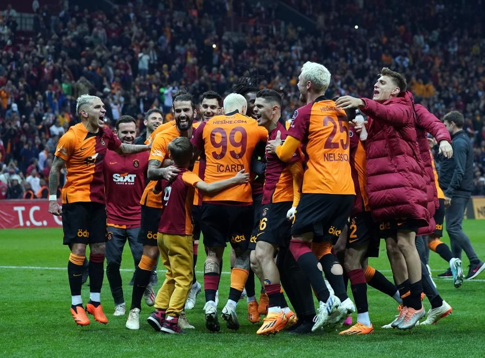 Galatasaray Aziz Yıldırım'ın hayalini gerçekleştirecek 3