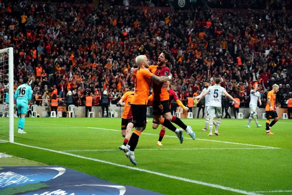 Galatasaray Aziz Yıldırım'ın hayalini gerçekleştirecek 7