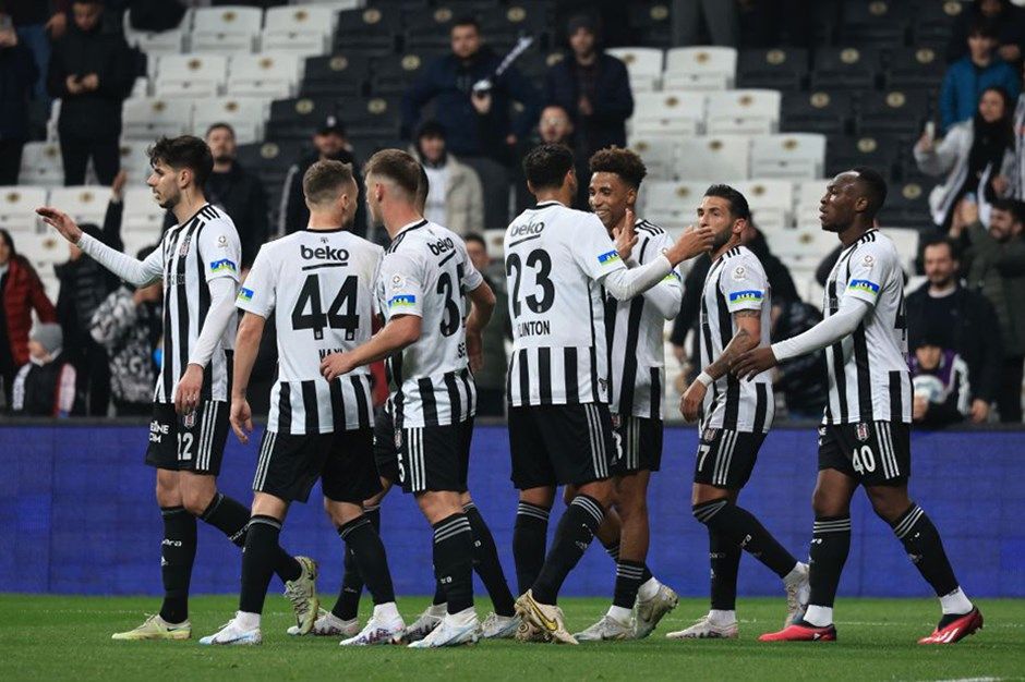 Beşiktaş'ta flaş karar! Yıldız oyuncu 3 maç sonra ayrılıyor... 1