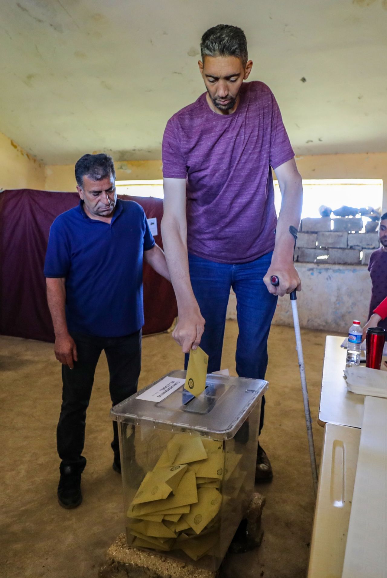 "Dünyanın en uzun adamı" unvanlı Sultan Kösen oyunu kullandı 8