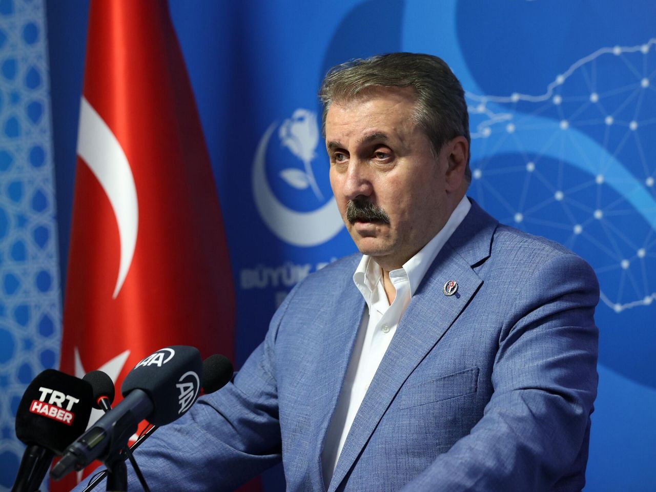 Meclis yeniden şekilleniyor! 10 parti genel başkanı Meclis'te! İşte milletvekili seçilen parti genel başkanları... 10