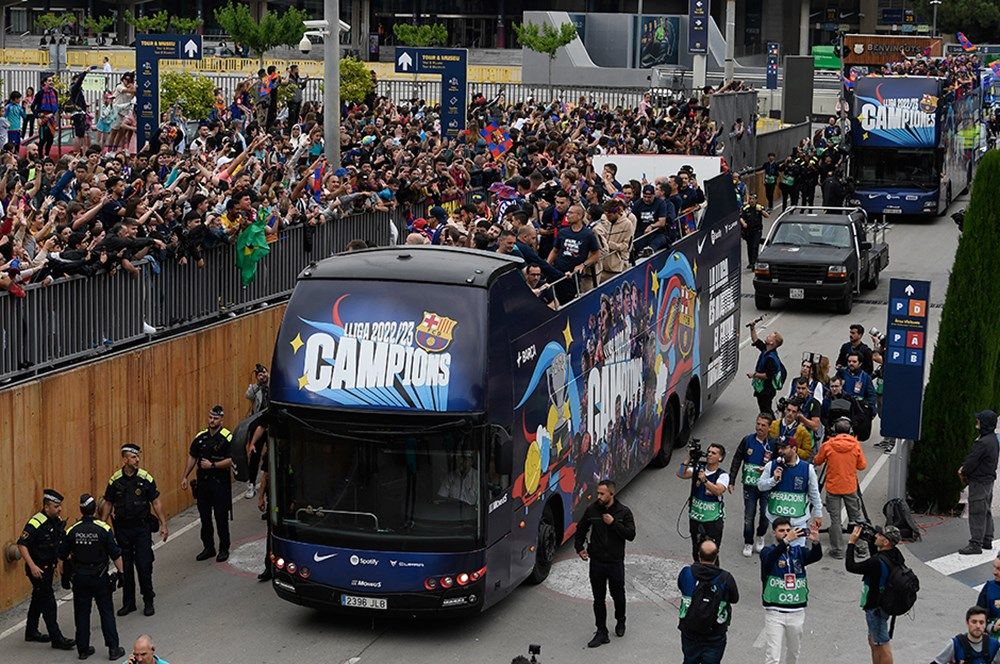 Barcelona'da La Liga şampiyonluğu coşkuyla kutlandı! 1