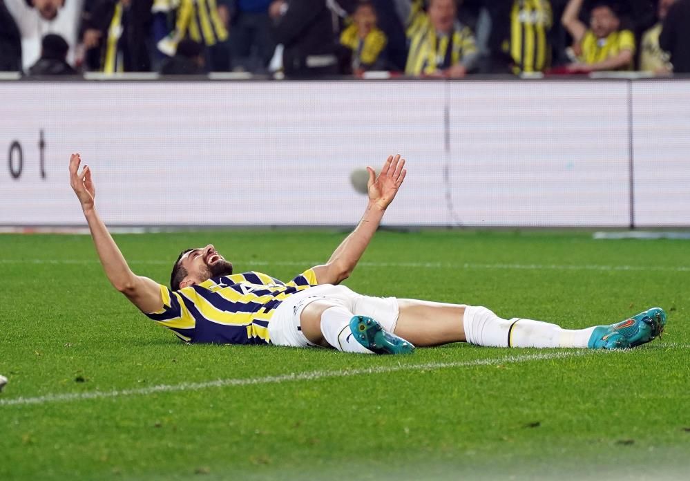 Fenerbahçe bombayı Barcelona'dan patlattı! İşte o isim... 1