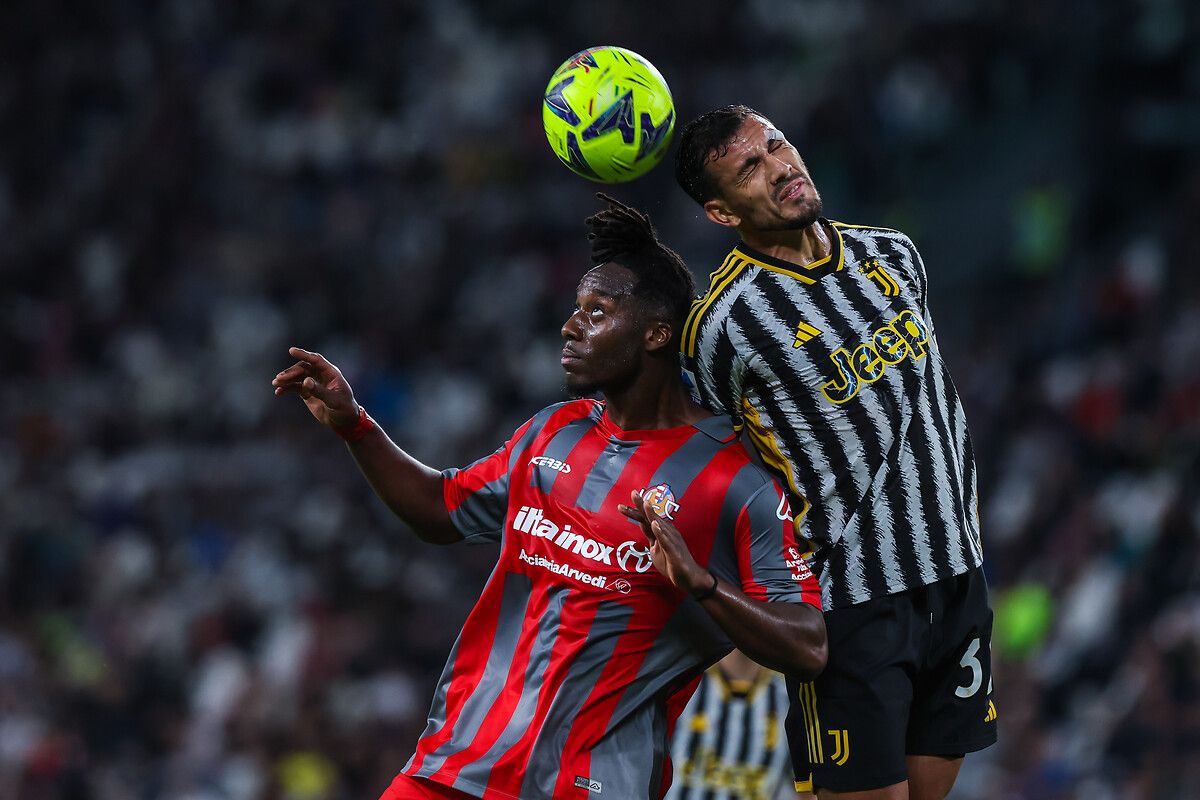 Fenerbahçe'den Galatasaray'a dev çalım! Dünya yıldızı orta saha... 32