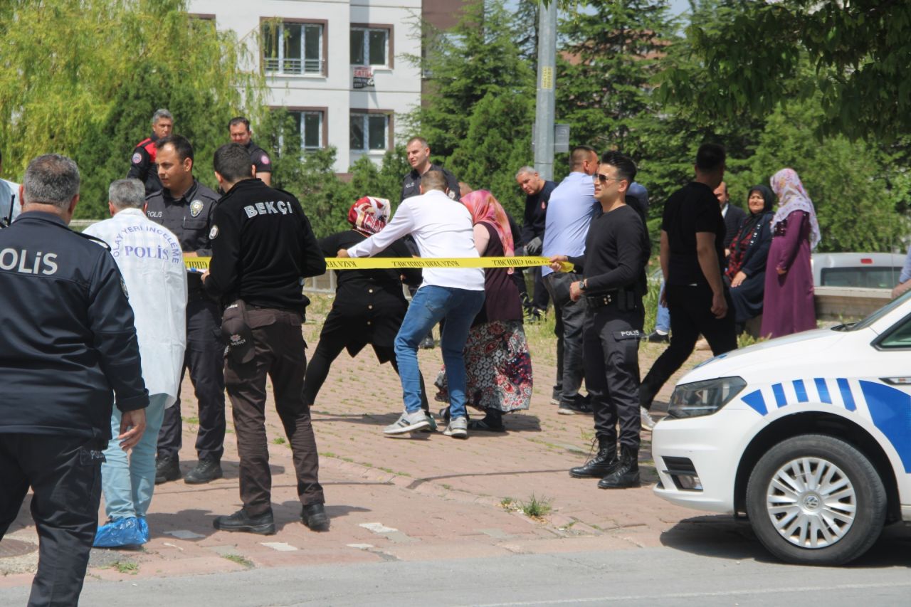 Çocuğunu kurtarmak isterken, kucağındaki diğer çocuğuyla 13. kattan düştü: 3 ölü 6