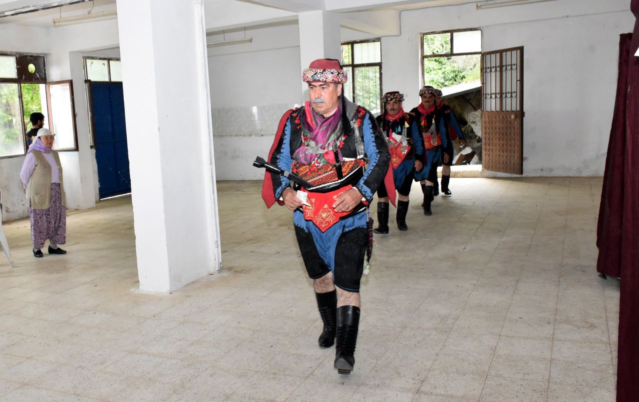Yurttan ilginç seçim manzaraları: Renkli görüntüler ortaya çıktı 7
