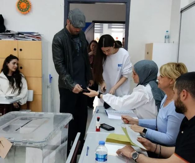 Sezen Aksu mührü elinde unuttu, Serenay Sarıkaya tarzıyla dikkat çekti 2